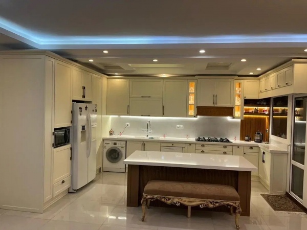 کابینت نئوکلاسیک روکش چوب بلوط کانا‌دایی / رنگ مات