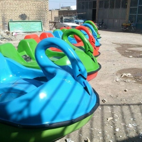 قایق پدالی قو در رنگ های مختلف