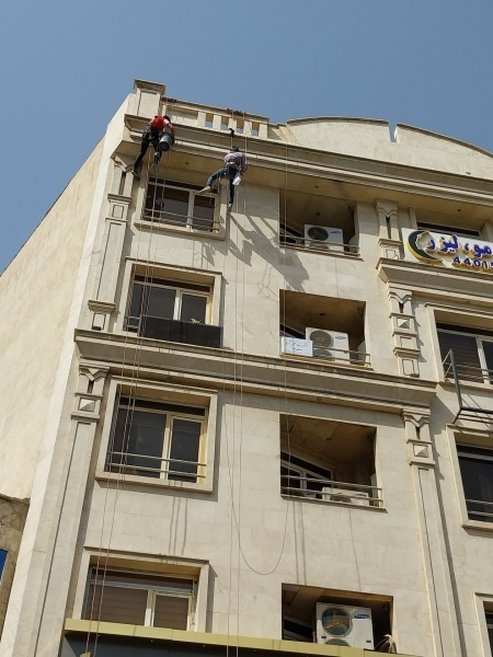 پیچ و رولپلاک تخصصی نما و نماشویی با طناب (راپل)